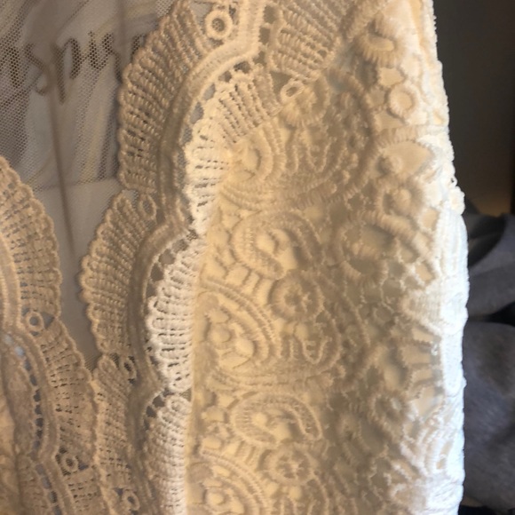 White bodycon dress with detail - Picture 3 of 4